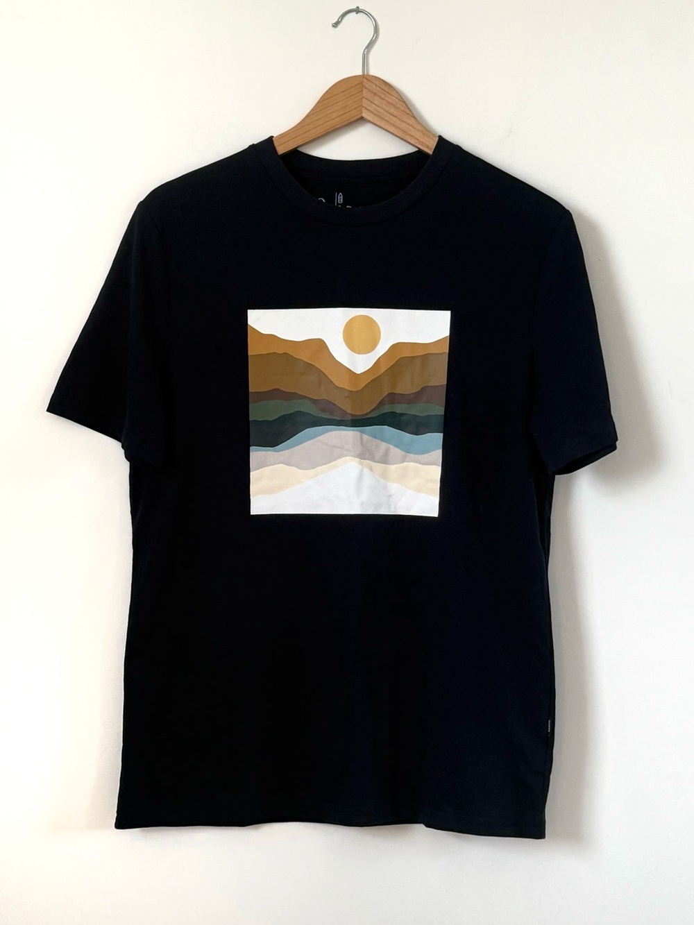 tentree Artist Series "Oasis" Minimalist Landscape Men’s Graphic Tee Gorpcore